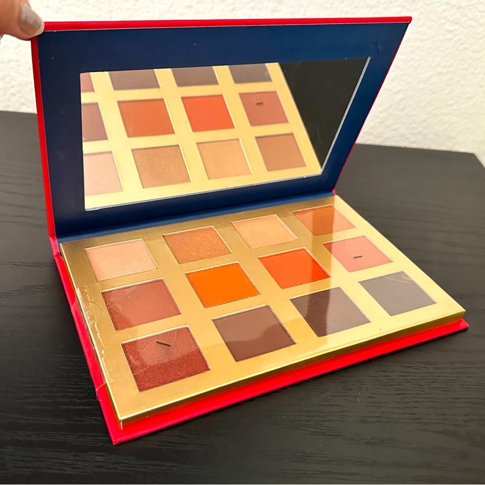 Wonder Woman Eyeshadow Palette